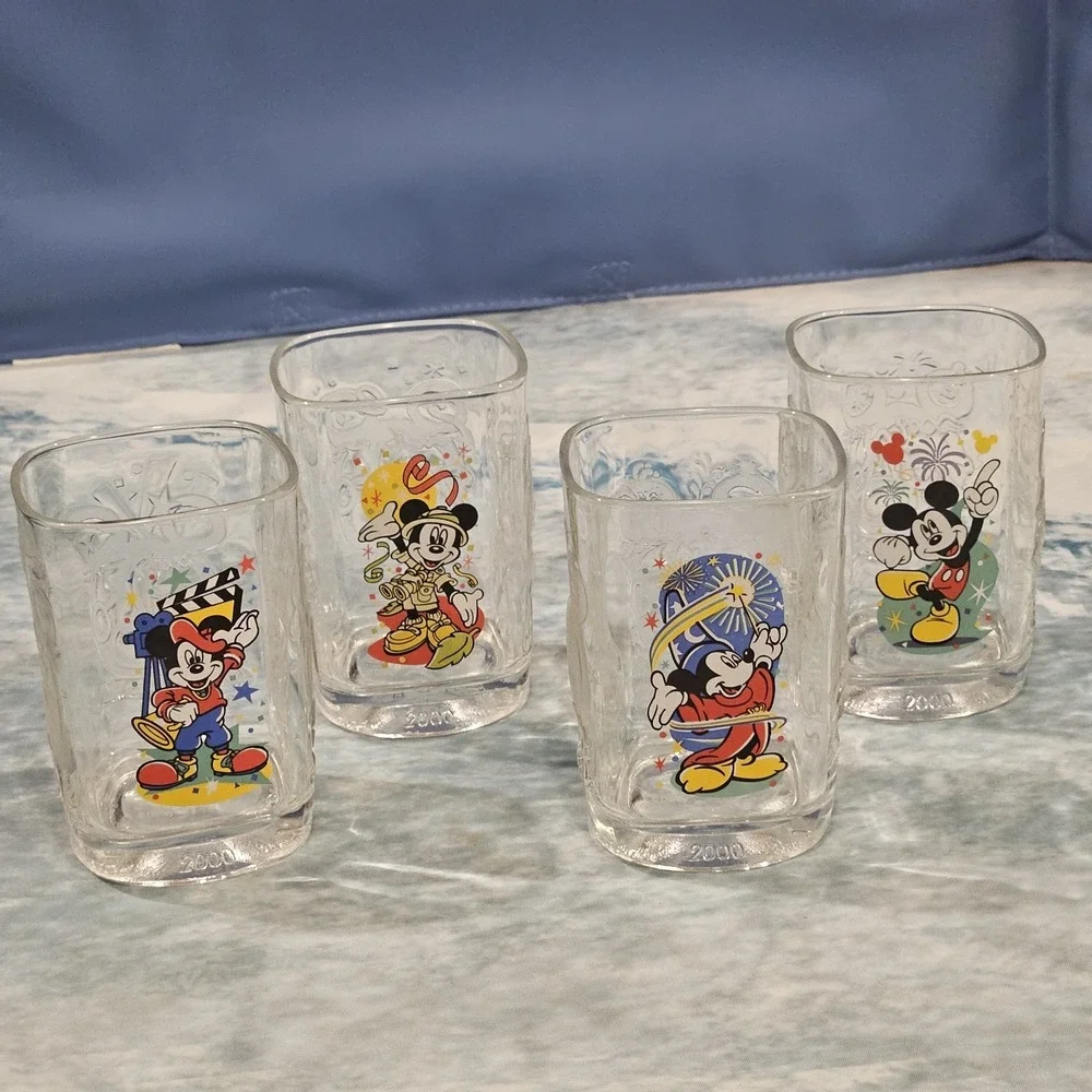 Vintage 2000 McDonalds Disney World Glasses Set of 4 Complete Theme Parks Mickey